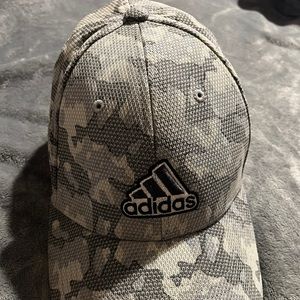 Adidas Gray Camo Mens Ball cap . New no tags